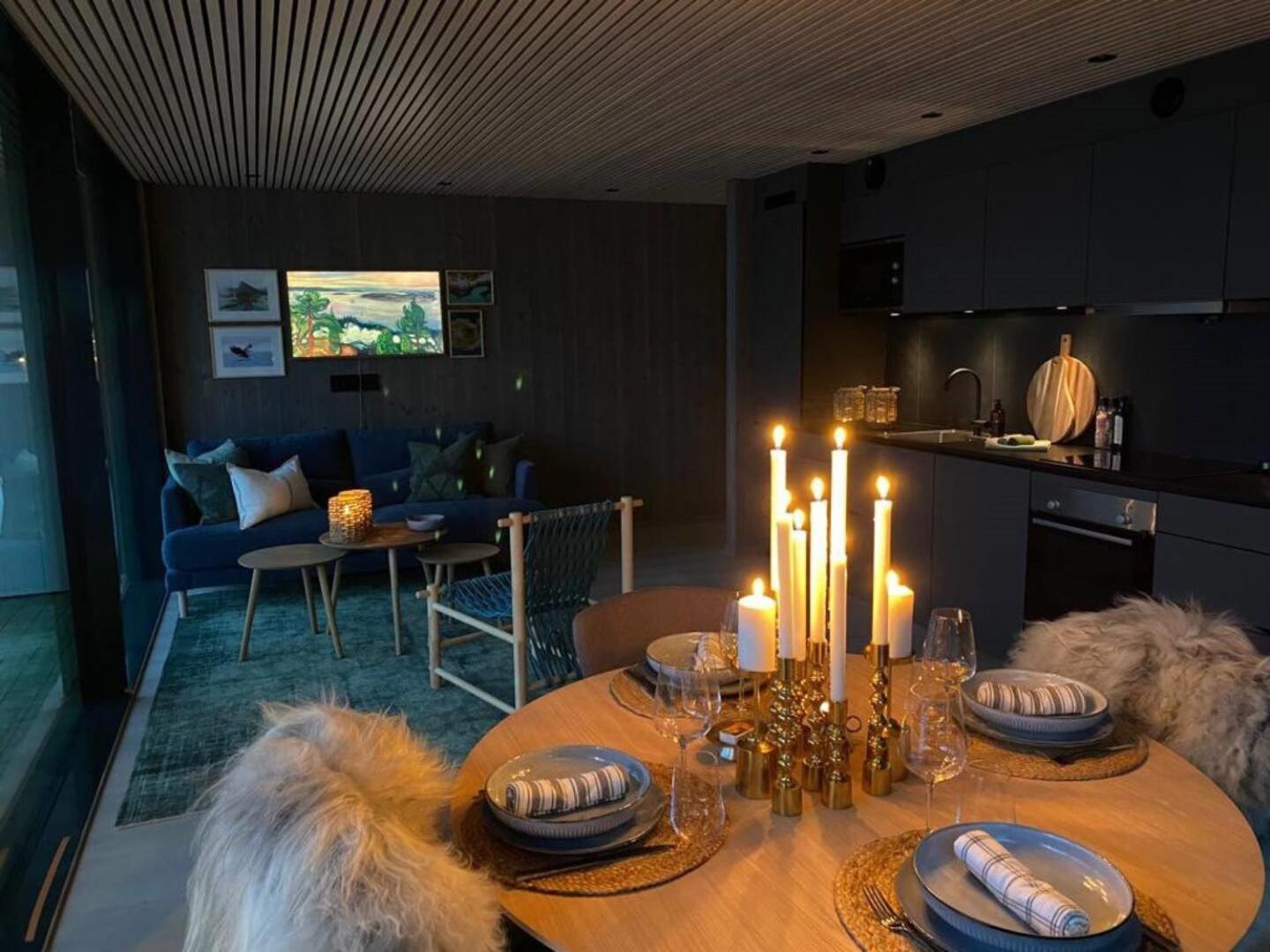 Waterfront Apartment With Panoramic Sea View Henningsvær Exteriör bild