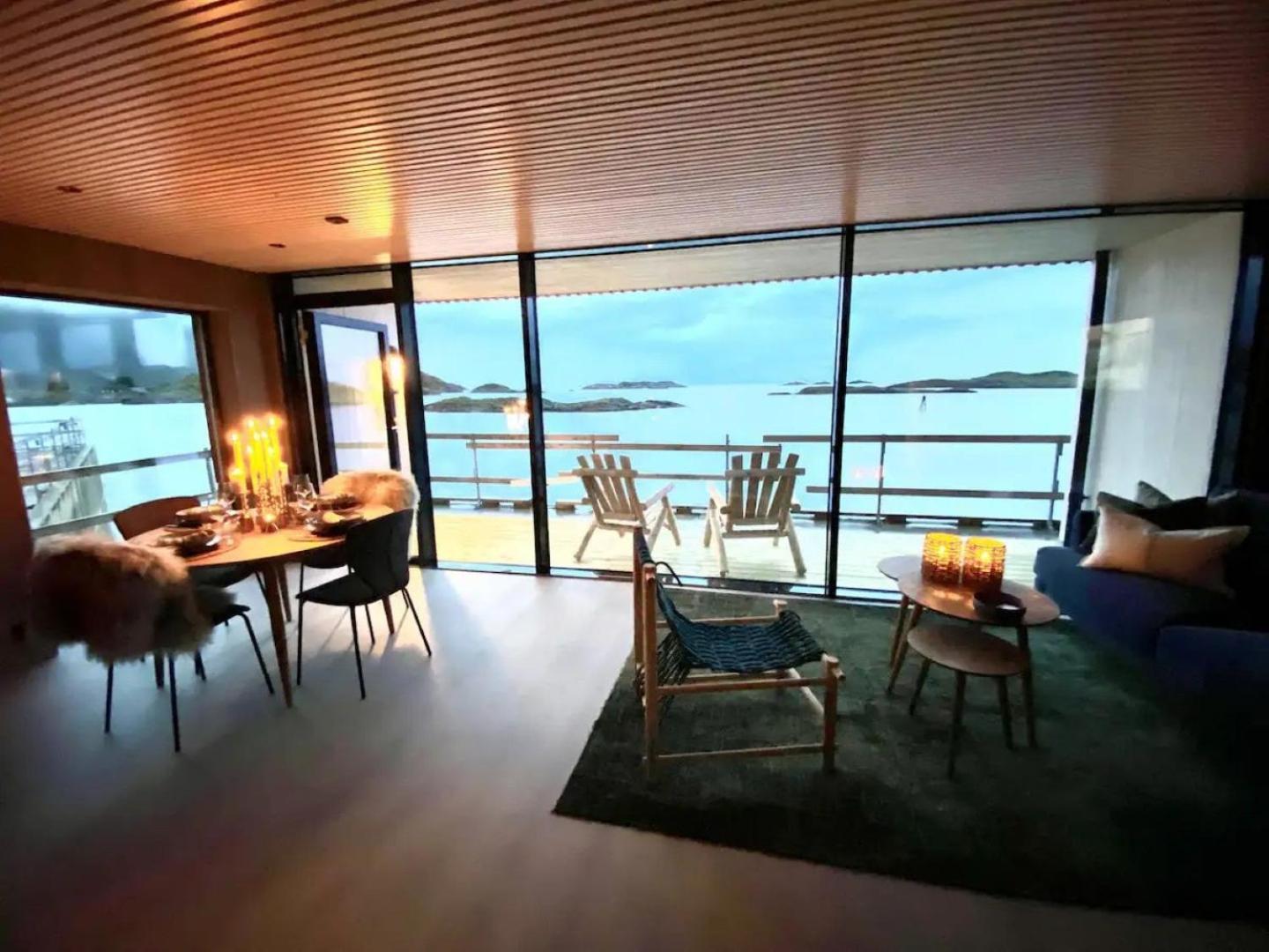 Waterfront Apartment With Panoramic Sea View Henningsvær Exteriör bild