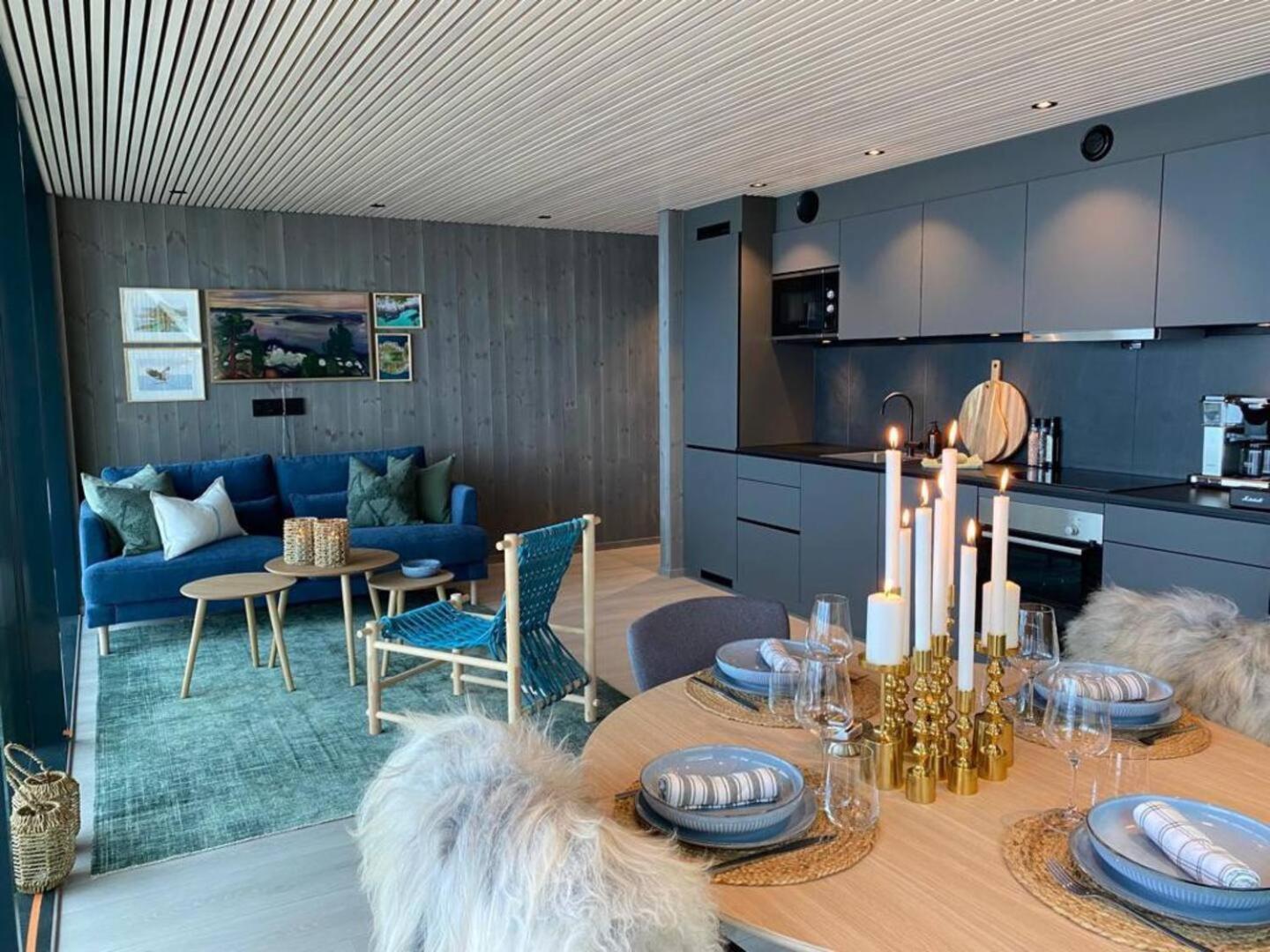 Waterfront Apartment With Panoramic Sea View Henningsvær Exteriör bild